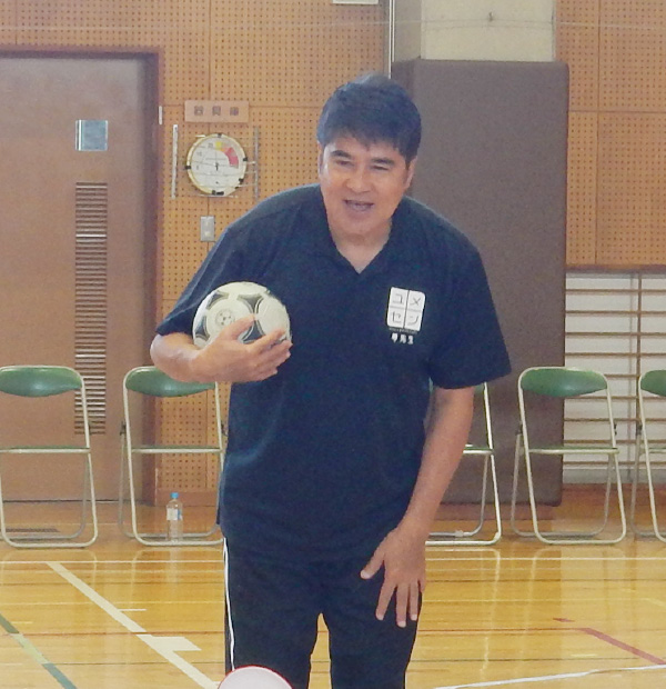 「夢先生」を務めた元サッカー選手の永島昭浩氏